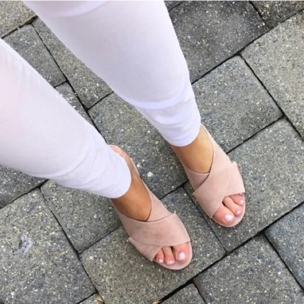 Marc Fisher Rinna Crisscross Slides In Blush Sued… - image 4